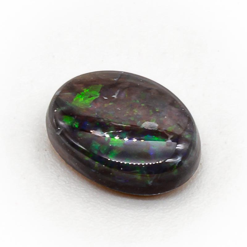 Opale Noire Welo D'Éthiopie - 3,45 Carats, Coupe Cabochon, Couleur Opalescente Noire - Neuf Sans Emballage