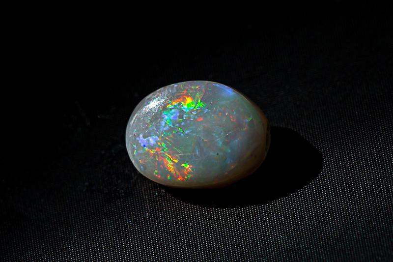 Opale Blanche Multicolore Naturelle D'Australie – 9x7 Mm – 0.88 Ct – Non Traitée
