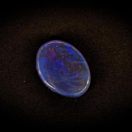 Belle opale cristal à dominante mauve