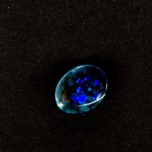 Opale semie noire verte et bleue australienne
