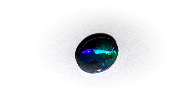 opale-noire-verte-bleue-00238