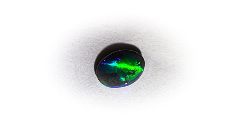 opale-noire-verte-bleue-00245