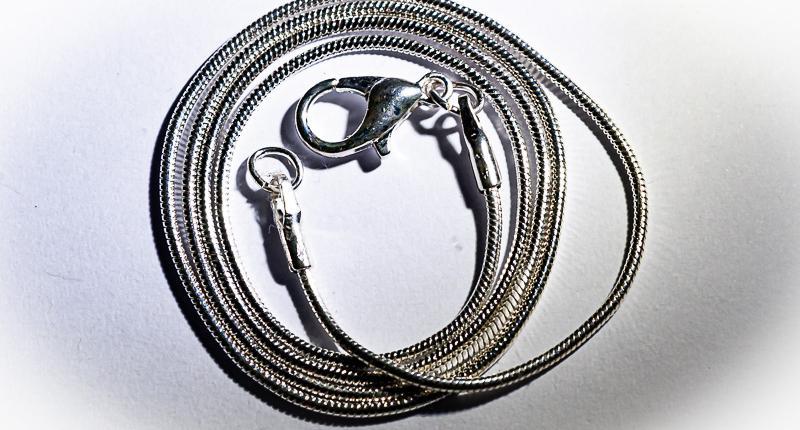 pierre-opale-noire-australie-andamooka-multicolore-pendentif-ot15-00729
